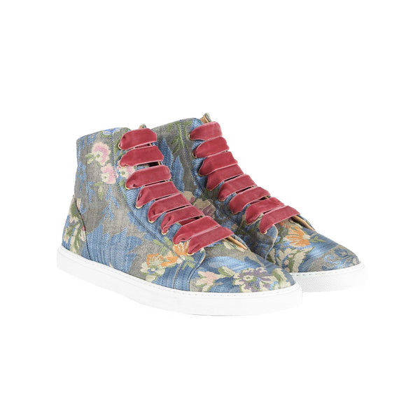Load image into Gallery viewer, Sneakers In Light Blue Lamé Lampas Brocade
