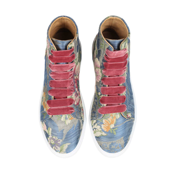 Load image into Gallery viewer, Sneakers In Light Blue Lamé Lampas Brocade
